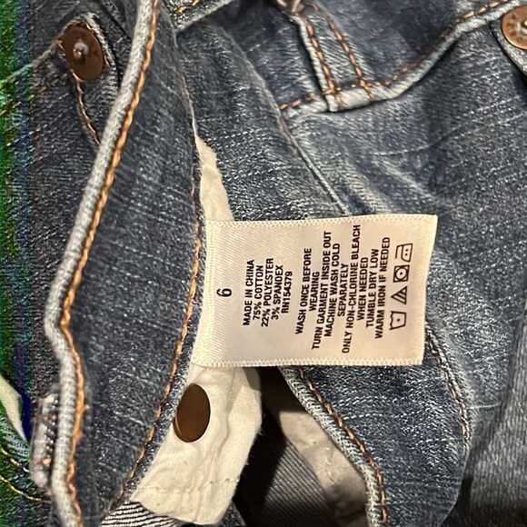 Aero cheeky jegging, rips in the knees - Picture 3 of 3